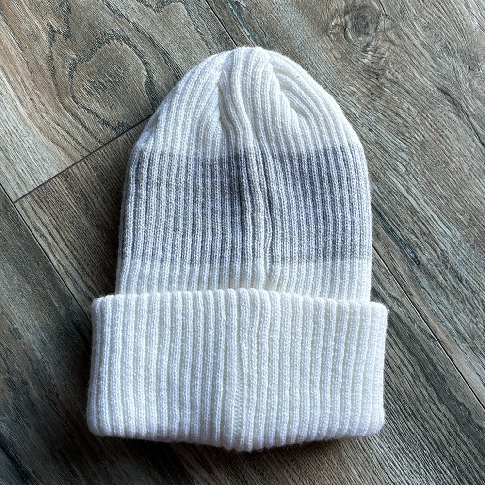 Beanie - Picture 3 of 4